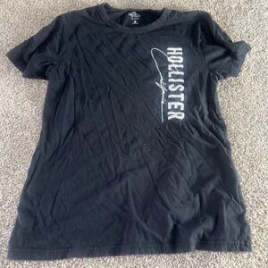 Hollister Men's T Shirt Size Medium